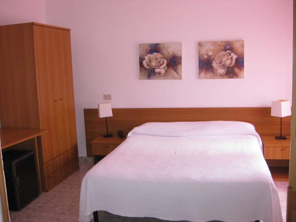 Hotel Il Cacciatore Orbetello Zimmer foto