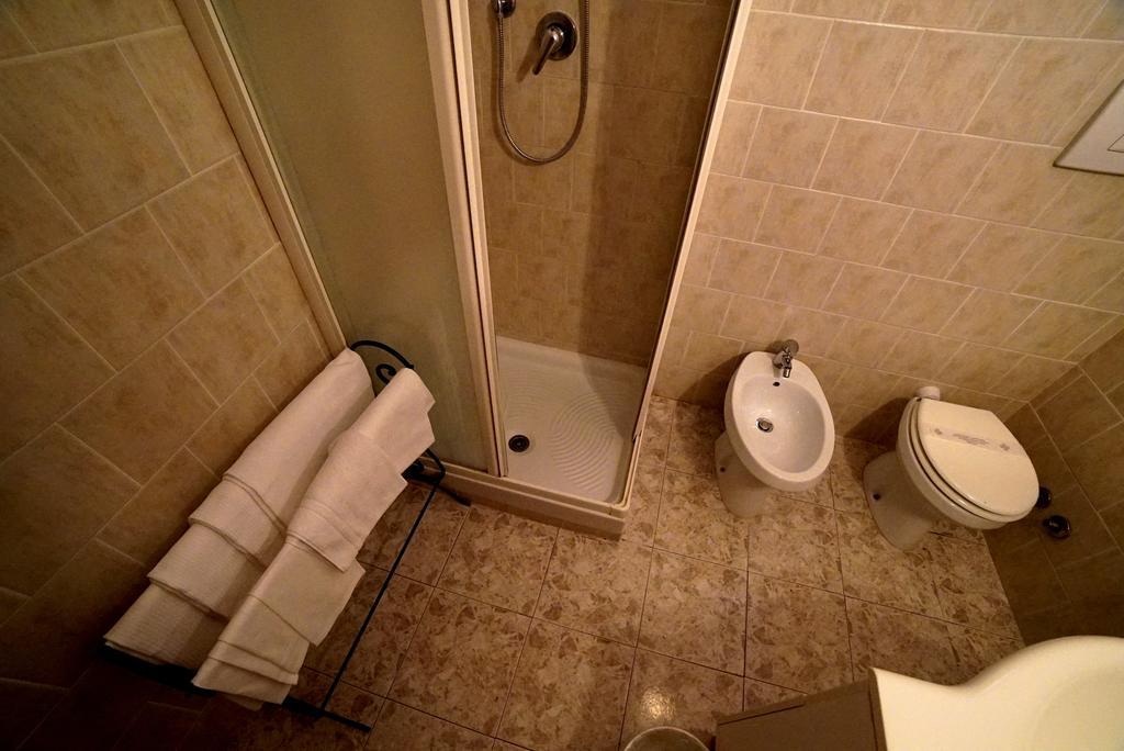 Hotel Il Cacciatore Orbetello Zimmer foto