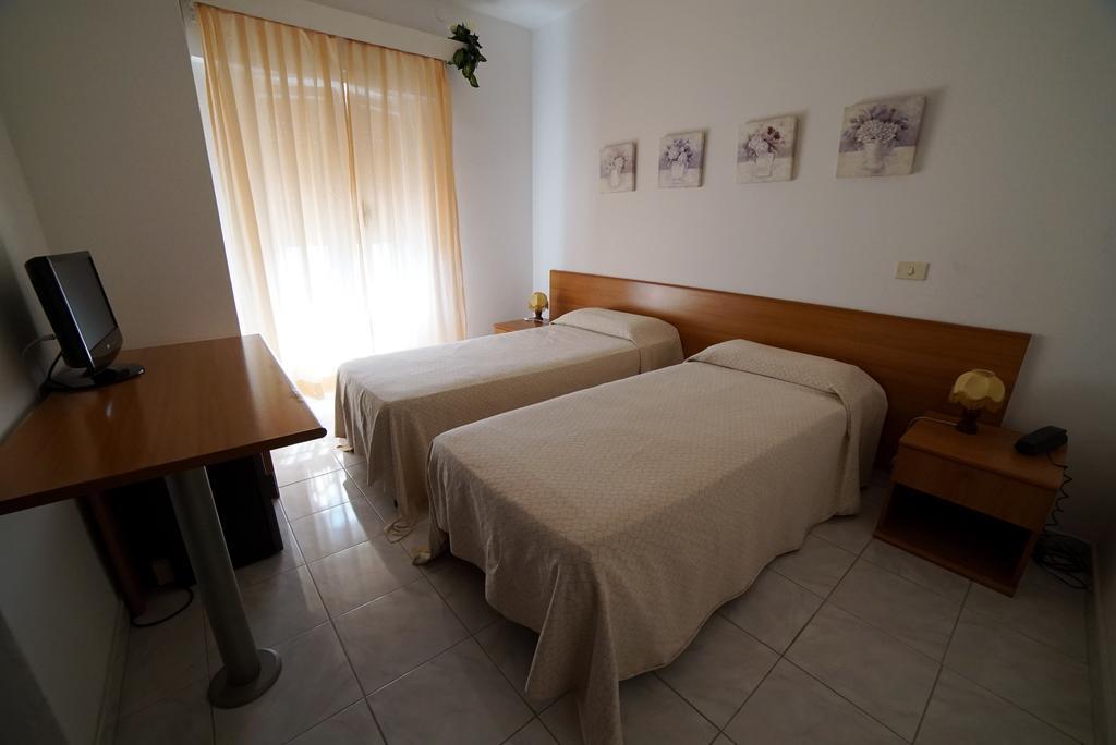 Hotel Il Cacciatore Orbetello Zimmer foto