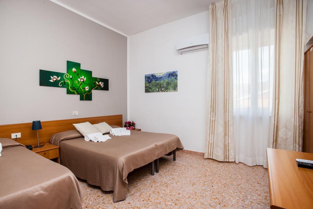 Hotel Il Cacciatore Orbetello Exterior foto